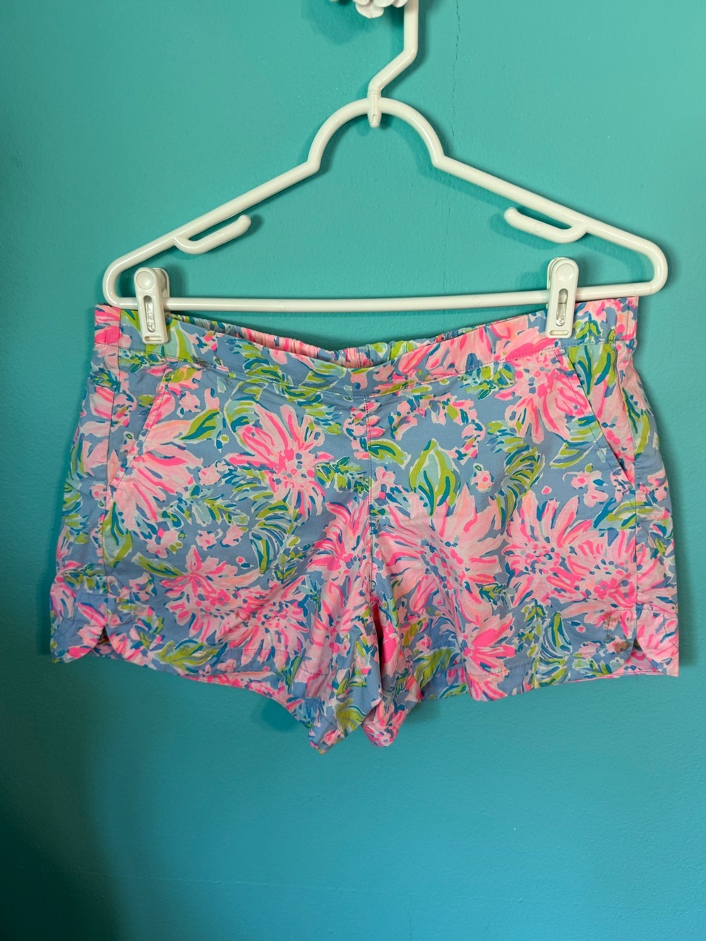 EUC Women’s Lilly Pulitzer Ocean View Pull On Shorts Size Medium